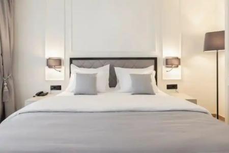 Boutique Momentum by Aycon - 210