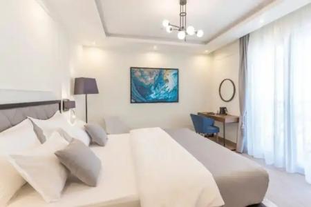 Boutique Momentum by Aycon - 143