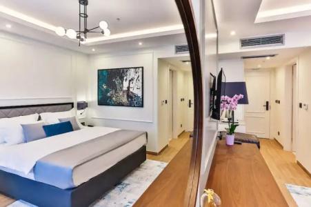 Boutique Momentum by Aycon - 172