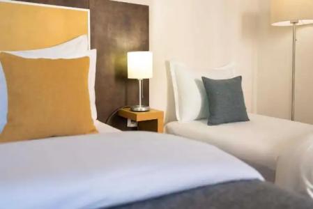 Boutique Momentum by Aycon - 111