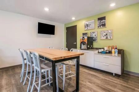 WoodSpring Suites Doral Miami Airport - 13