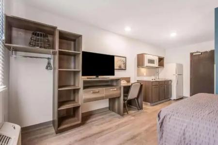 WoodSpring Suites Doral Miami Airport - 26