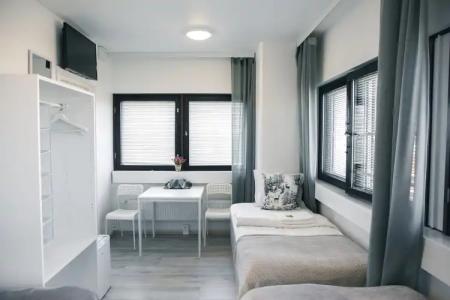 Inn Tourist Hostel - 80