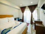 Queen Room with Garden View