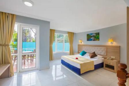 Mira Meridia Beach Resort - 54