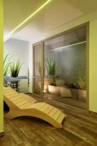 Sundeck - 28