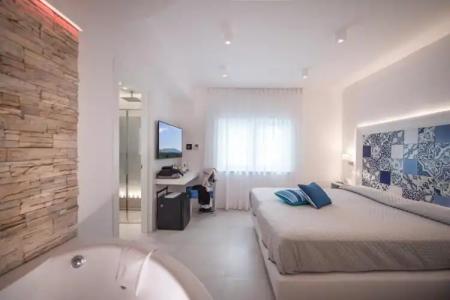 Amalfi Suite Boutique Adults Only - 18