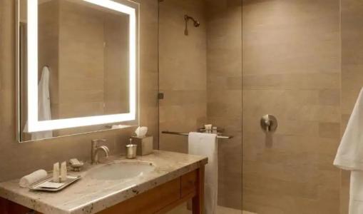 UCLA Meyer & Renee Luskin Conference Center - 11