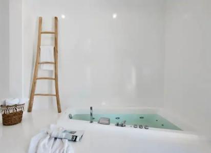 Arco Solium Suites - 103