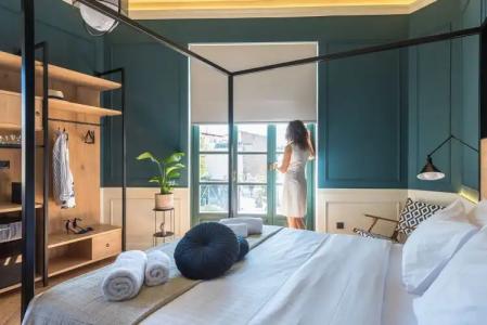 Moon And Stars Athens - 77