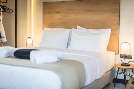 Moon And Stars Athens - 26