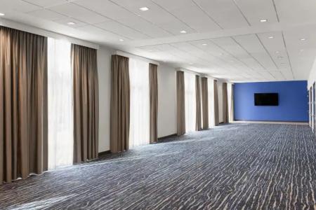 GLo Best Western Nashville - 13