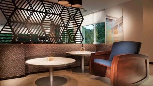 GLo Best Western Nashville - 7