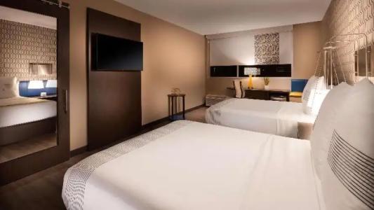 GLo Best Western Nashville - 33