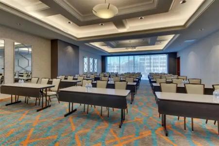 Drury Plaza Downtown - 11