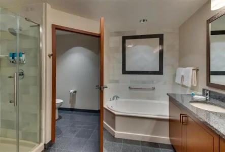 Drury Plaza Downtown - 1