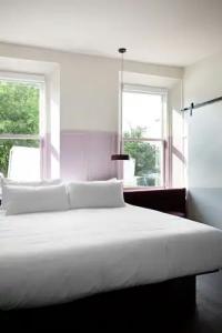 The Russell Nashville - 117