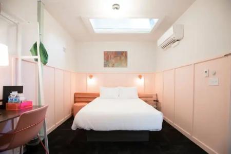 The Russell Nashville - 90