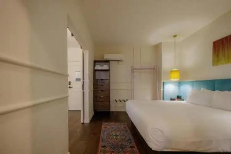 The Russell Nashville - 148