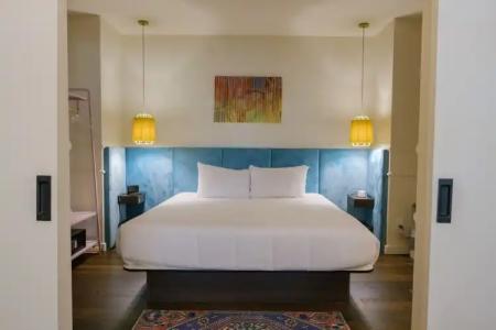 The Russell Nashville - 75