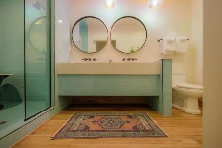 The Russell Nashville - 73