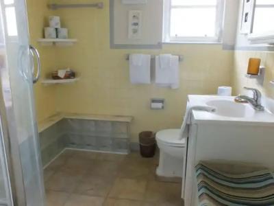 Holiday Isle Yacht Club - 8