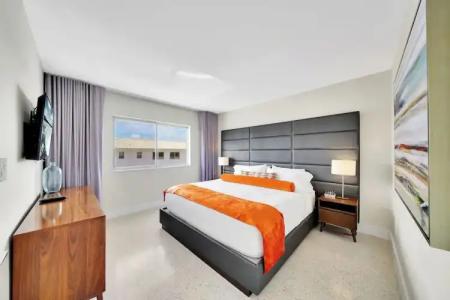 The Elmar Boutique - 23