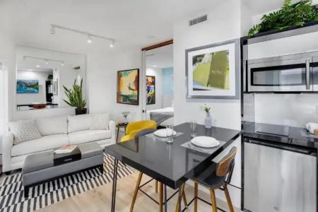 Ocean Treasure Beachside Suites - 25