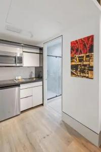 Ocean Treasure Beachside Suites - 8