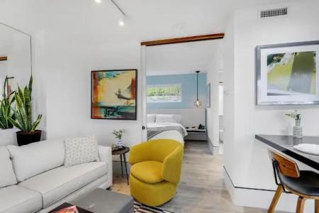 Ocean Treasure Beachside Suites - 20