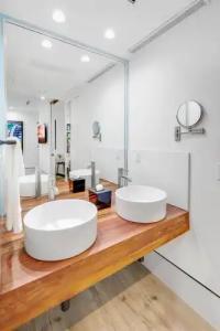 Ocean Treasure Beachside Suites - 4