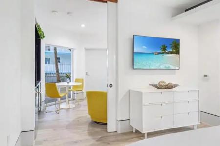 Ocean Treasure Beachside Suites - 26