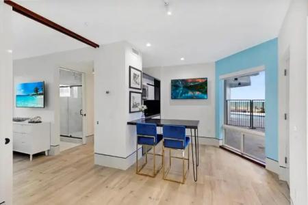 Ocean Treasure Beachside Suites - 30