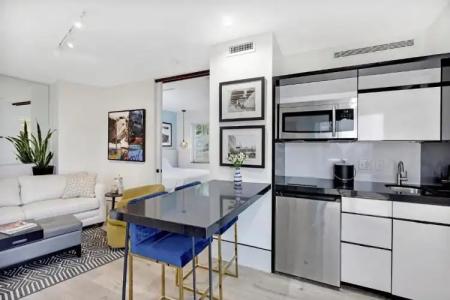 Ocean Treasure Beachside Suites - 24