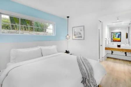 Ocean Treasure Beachside Suites - 49