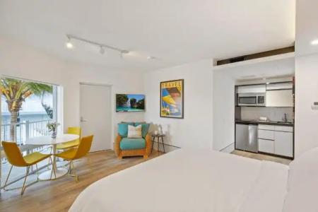 Ocean Treasure Beachside Suites - 28