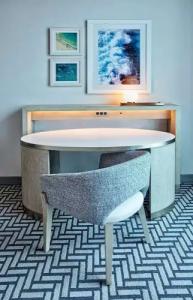 Maren Fort Lauderdale Beach, Curio Collection by Hilton - 79