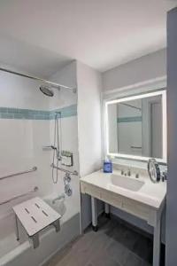 Maren Fort Lauderdale Beach, Curio Collection by Hilton - 8