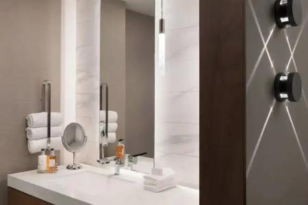 The Jacquard, Autograph Collection - 100