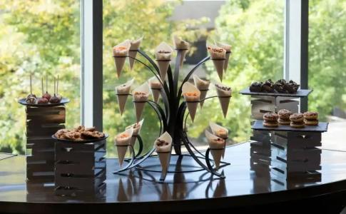 The Jacquard, Autograph Collection - 5