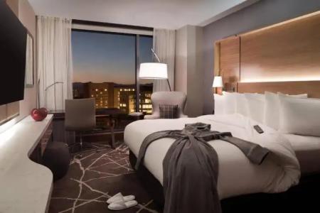 The Jacquard, Autograph Collection - 62