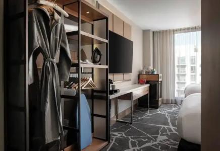 The Jacquard, Autograph Collection - 87