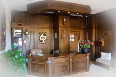 Molerite Complex - 1