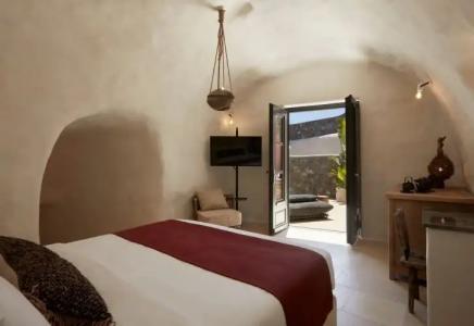 White Pearl Cavalieri - 106