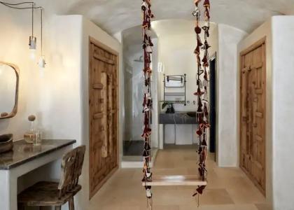 White Pearl Cavalieri - 104