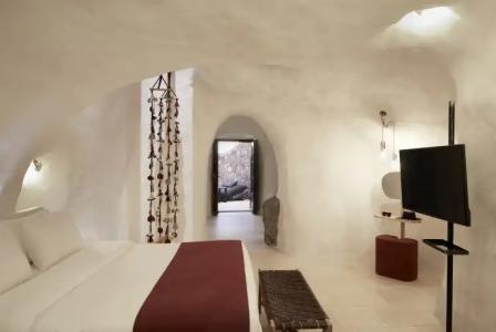 White Pearl Cavalieri - 10