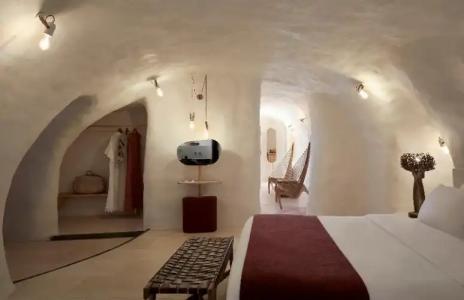 White Pearl Cavalieri - 63