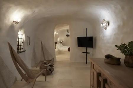 White Pearl Cavalieri - 16