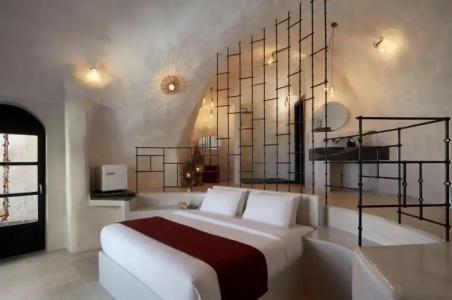 White Pearl Cavalieri - 123