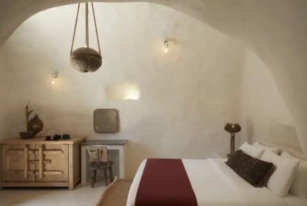 White Pearl Cavalieri - 2